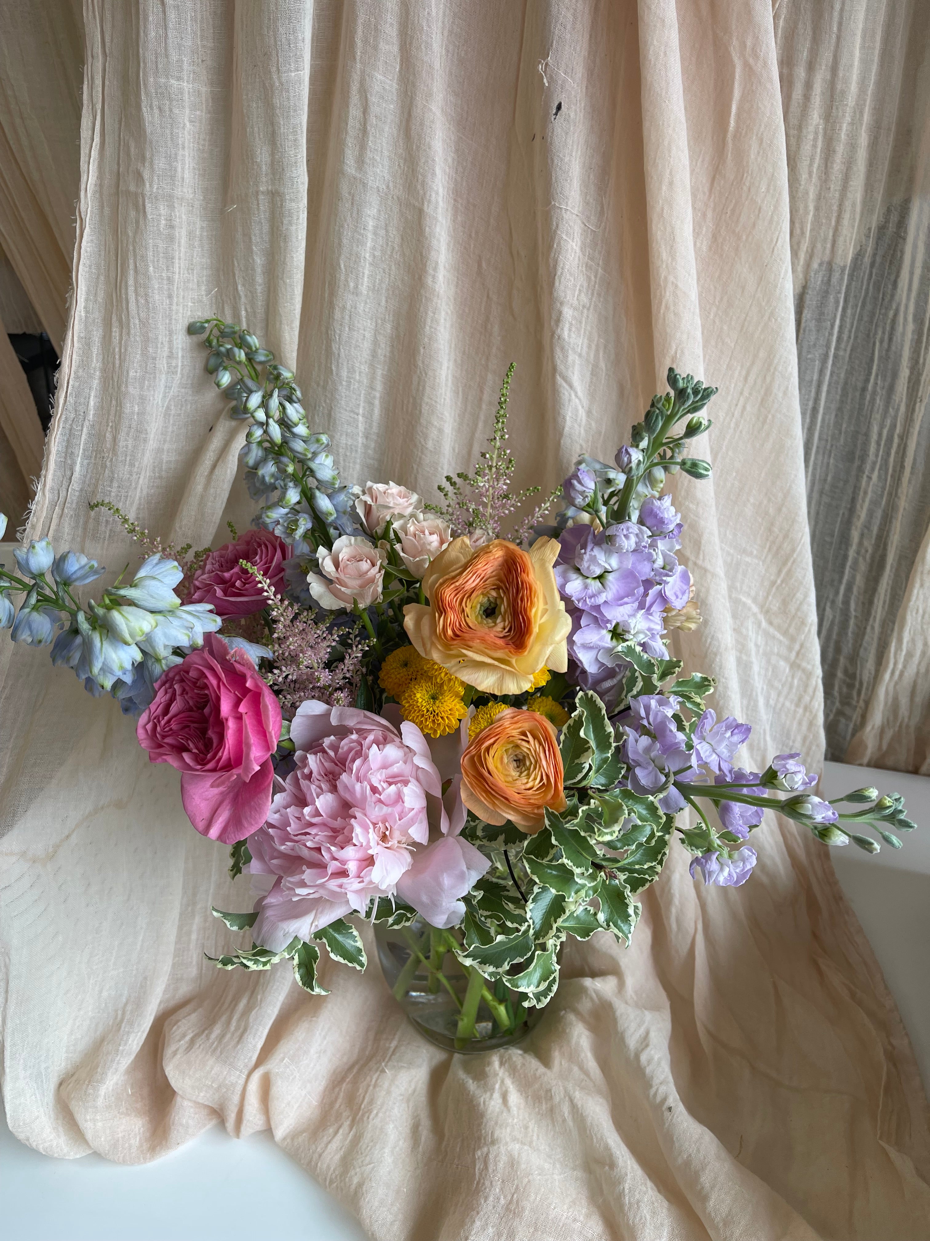 In Bloom Vase || EVERYDAY BLOOMS || – Capital Florist